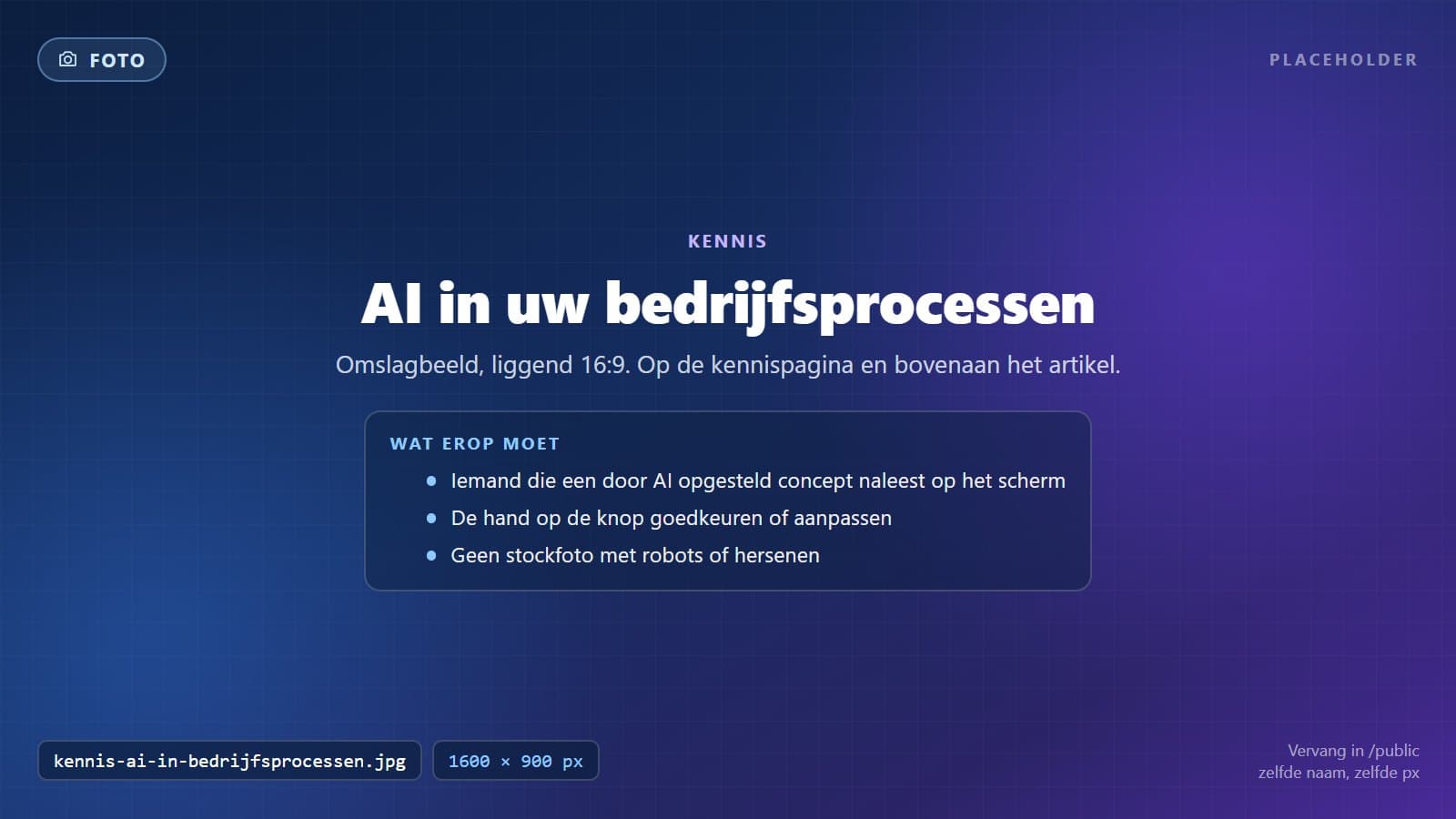 Een medewerker leest een door AI opgesteld concept na voordat het de deur uitgaat