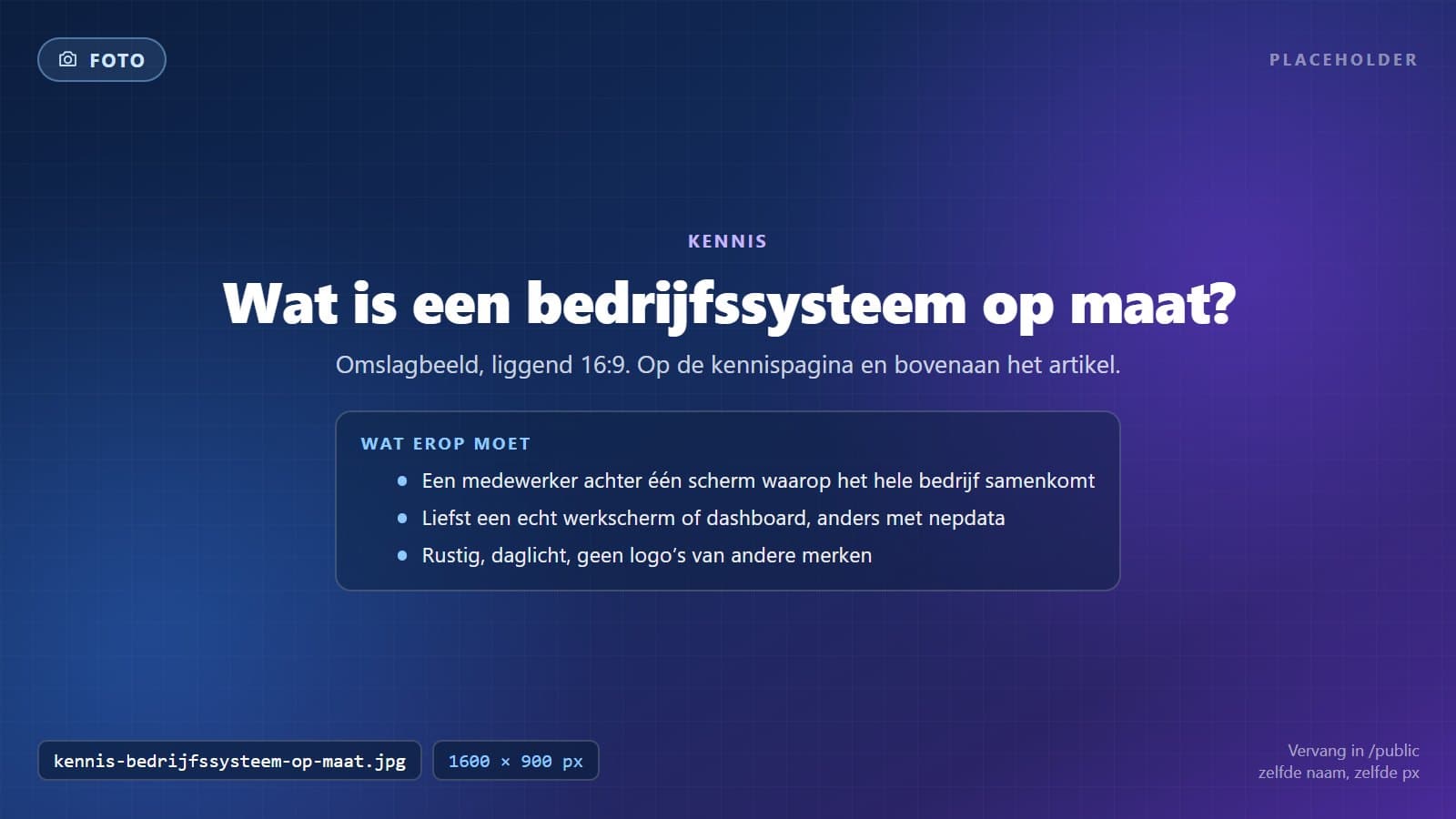 Een medewerker werkt in één scherm waarop het hele bedrijf samenkomt